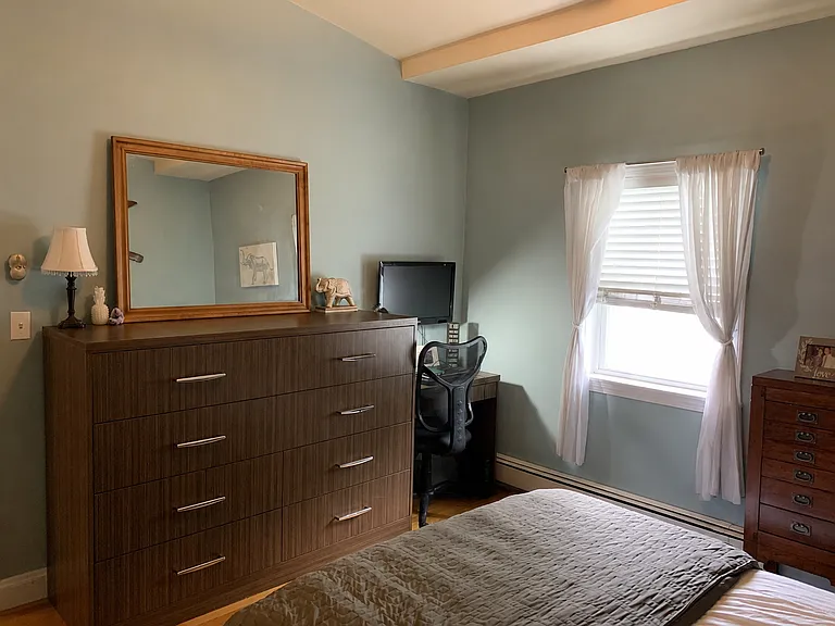 907 E 4th St #3 — Photo 8