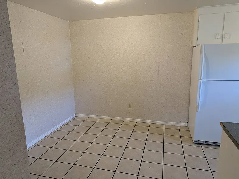 727 E 800 N #4 — Photo 10