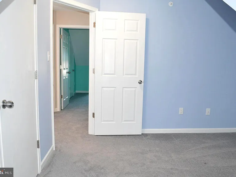 327 S Adams St — Photo 27