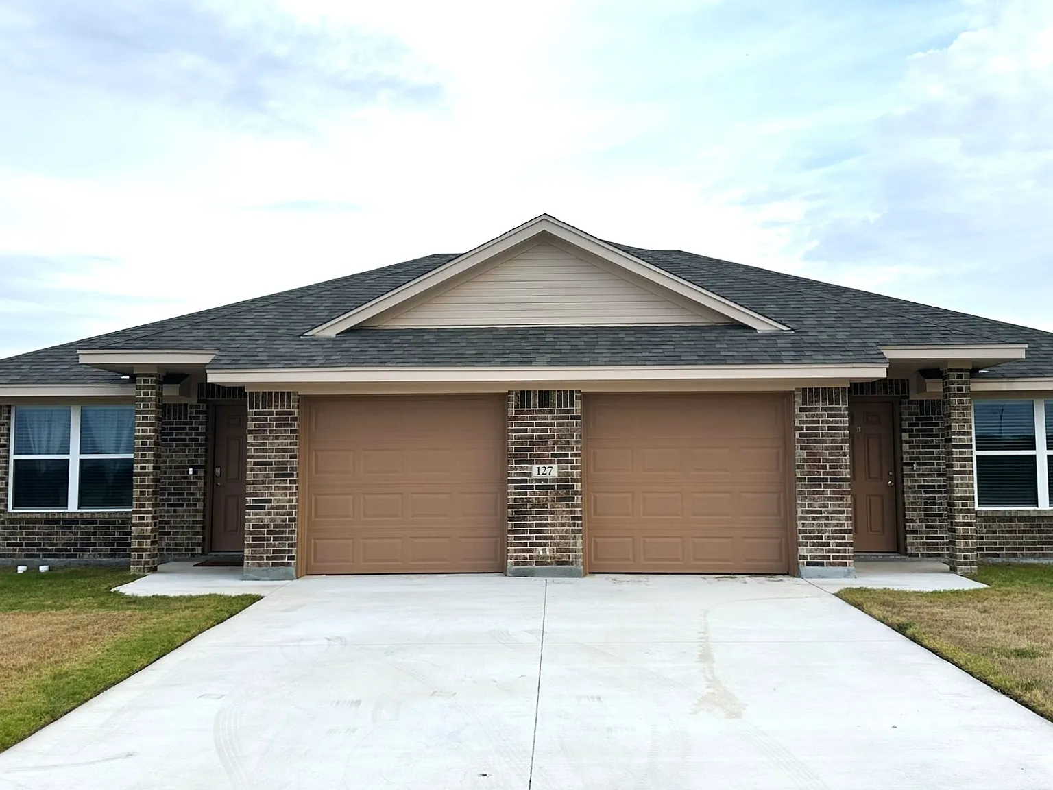 3 bed, 1150 sqft, $1,525 — Photo 1