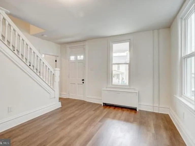 246 Park St — Photo 8