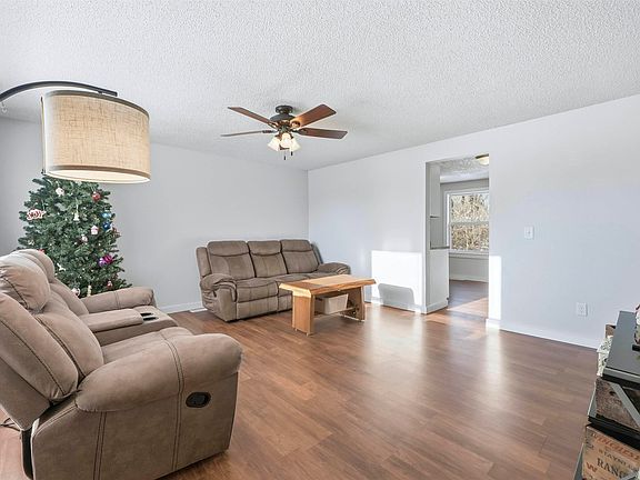 5th image of 408 Arrowhead Ct