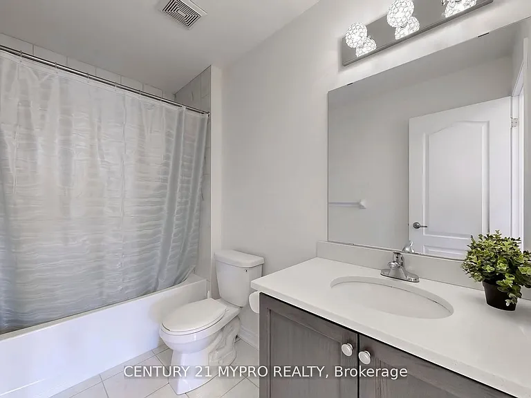 13 N Rexford Dr — Photo 20