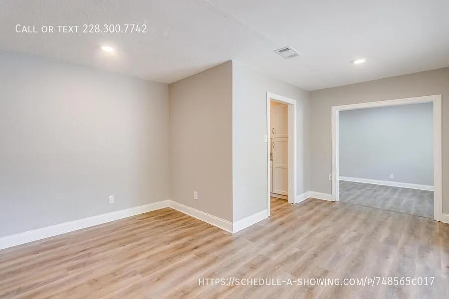 Building Photo - 16201 Cervantes Ct