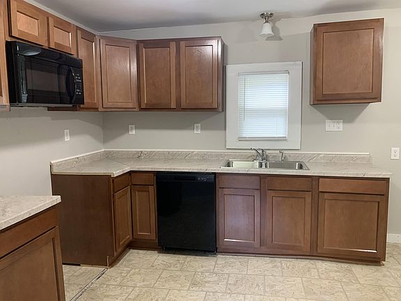 2nd image of 2232 Langley Ave
