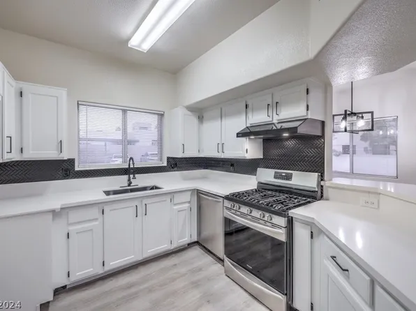 900 Heavenly Hills Ct Unit 113, Las Vegas, NV 89145