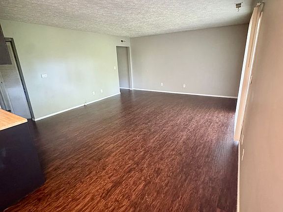 3rd image of 1421-1423 Sunset Ridge Dr