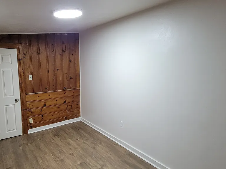 704 E Palmer Ave — Photo 13