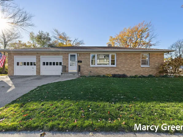 603 S Ferry St, Grand Haven, MI 49417