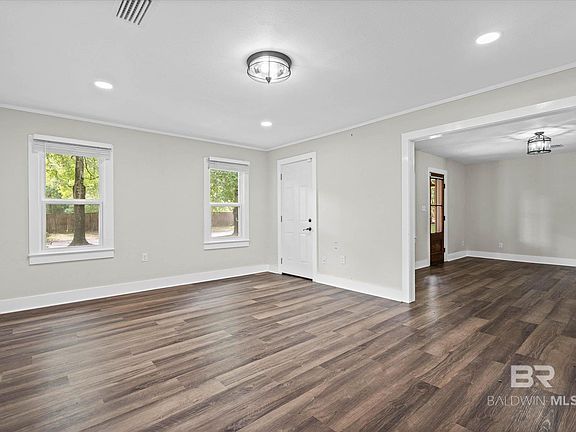5th image of 360 Saraland Ave