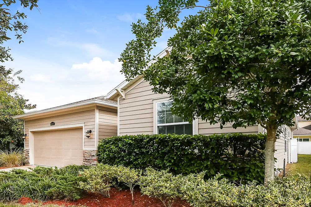 4 bed, 3.0 bath, 2027 sqft, $2,285 — Photo 3