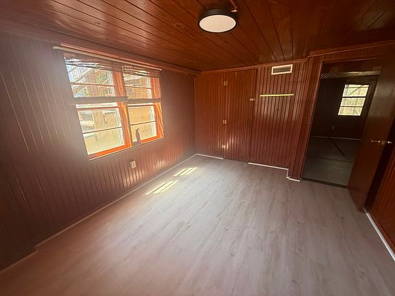 4th image of 407 16th Ave S #3