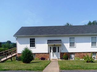 107 Ridgecrest Dr, Campbellsville, KY 42718