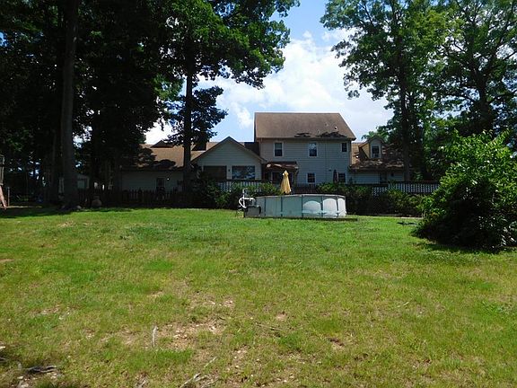 3rd image of 119 Gail Dr