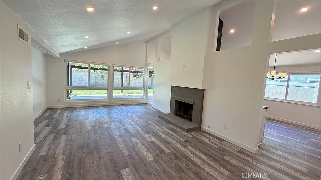 3 bed, 1416 sqft, $4,800 — Photo 3