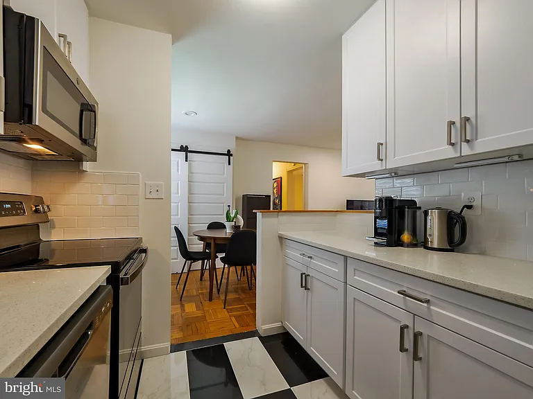1608 W Abingdon Dr #102 — Photo 19