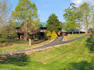 515 Downing Ln, Sevierville, TN 37876