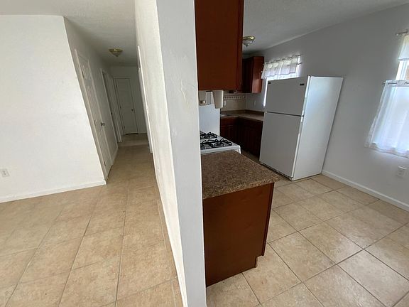 4th image of 28 Bluebell Ln
