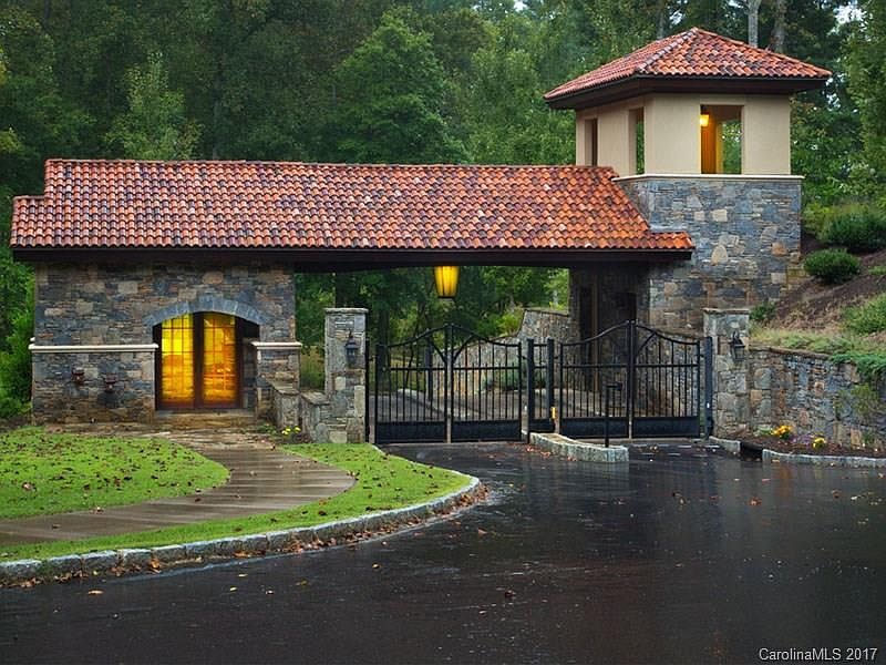 2nd image of 190 Villa Nova Dr