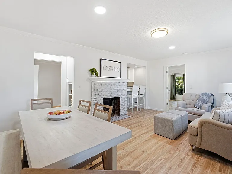 1425 Central Dr — Photo 11