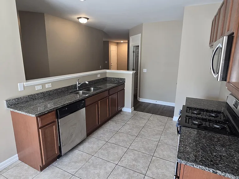 9145 Southdown Ln — Photo 7