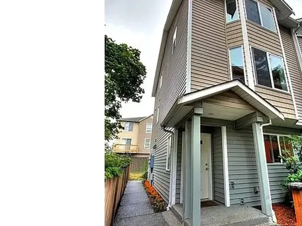 12049 32nd Ave NE APT D, Seattle, WA 98125