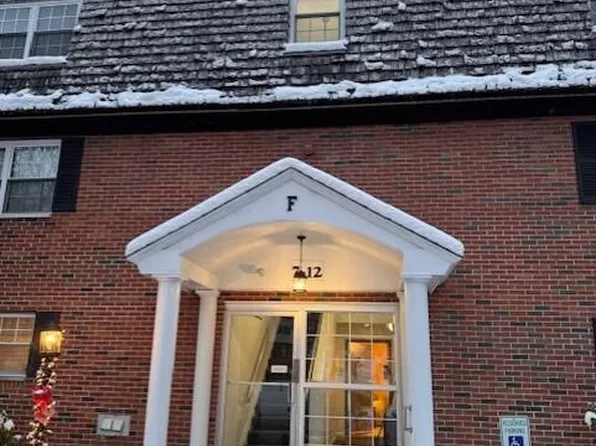 260 Pittsfield Rd Unit F8, Lenox, MA 01240