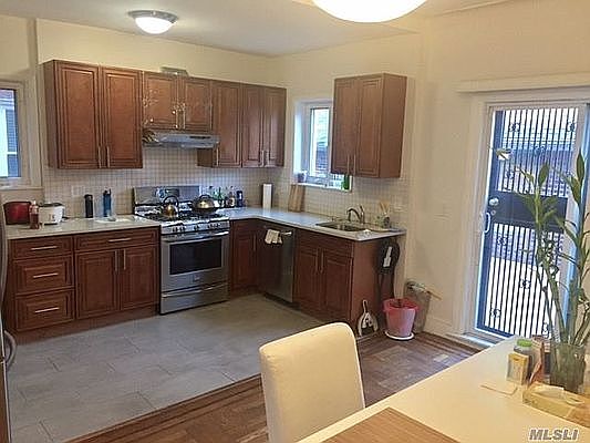 3rd image of 6811 Exeter St #1