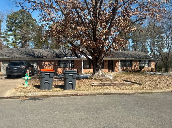 2710 Camelot Dr, Russellville, AR 72801