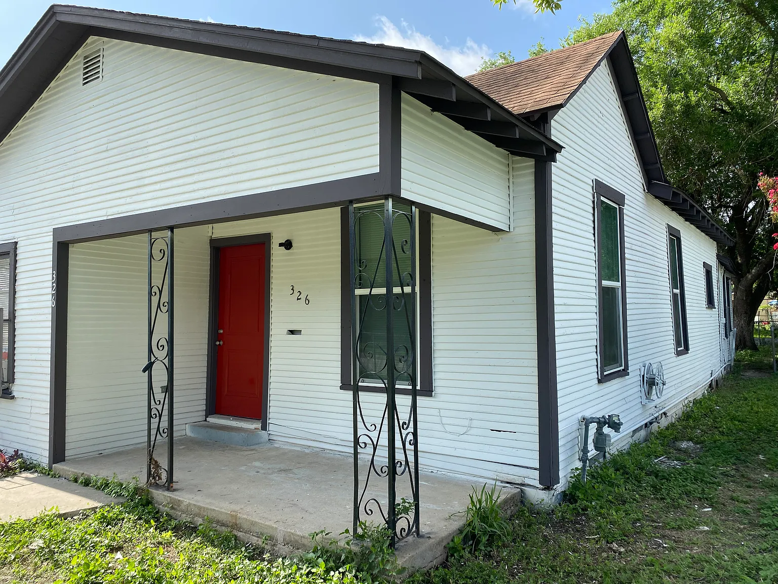 3 bed, 1400 sqft, $1,375 — Photo 2