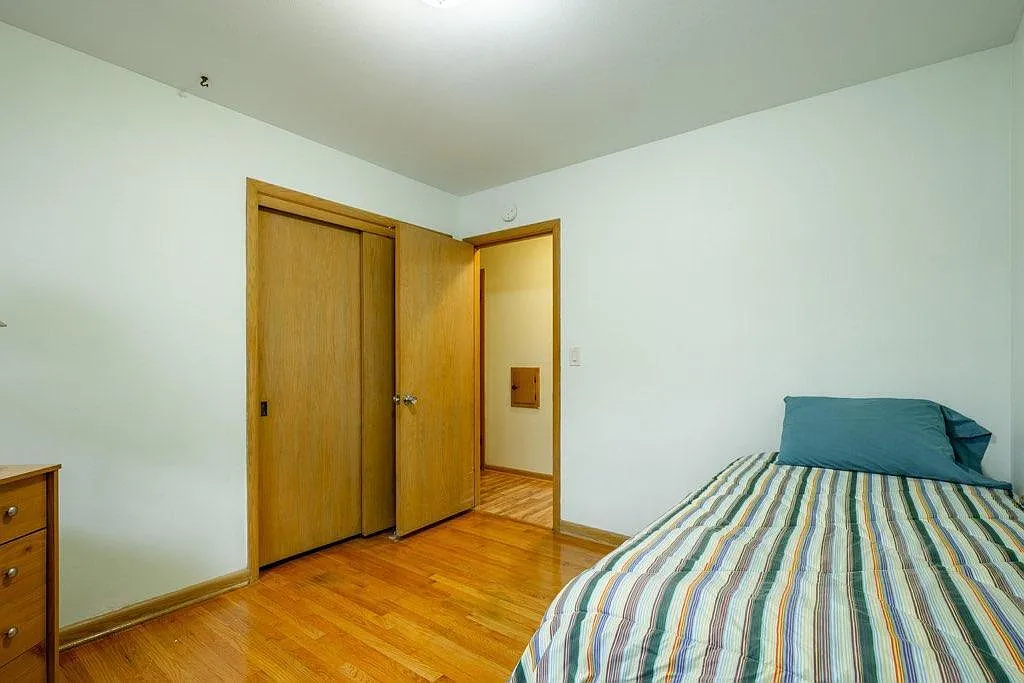 3 bed, $1,600 — Photo 2