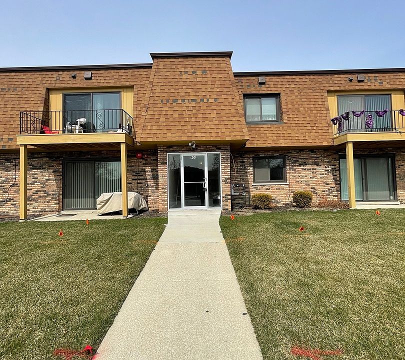 1st image of 800 E 191st Pl APT 410