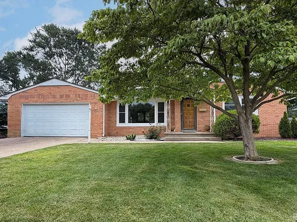 2521 Riverview Pl, Elkhart, IN 46516