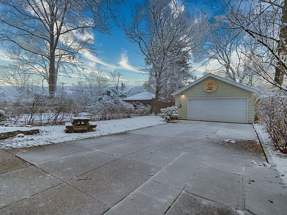 4th image of 1505 Belle Ave