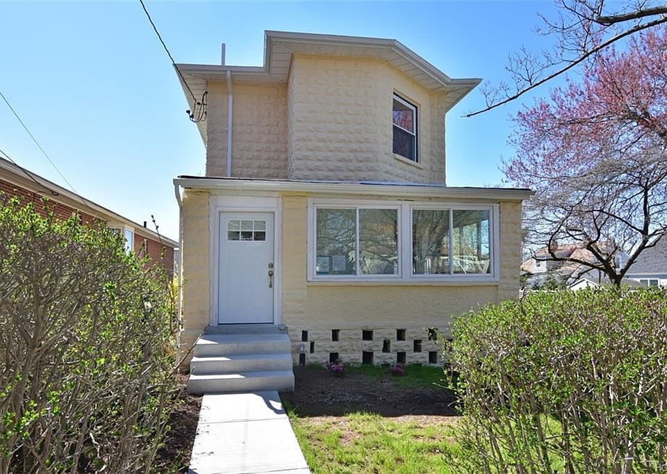 1st image of 30 Mohican Park Ave