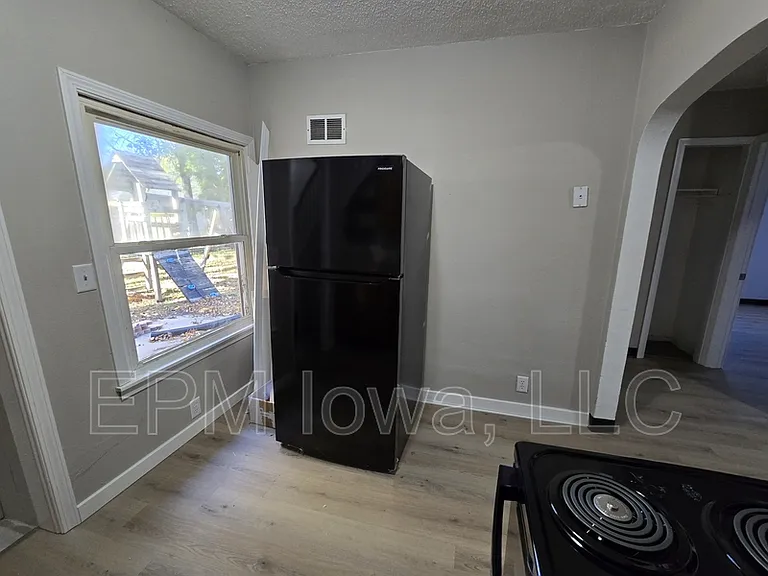 1125 N Barclay St — Photo 20