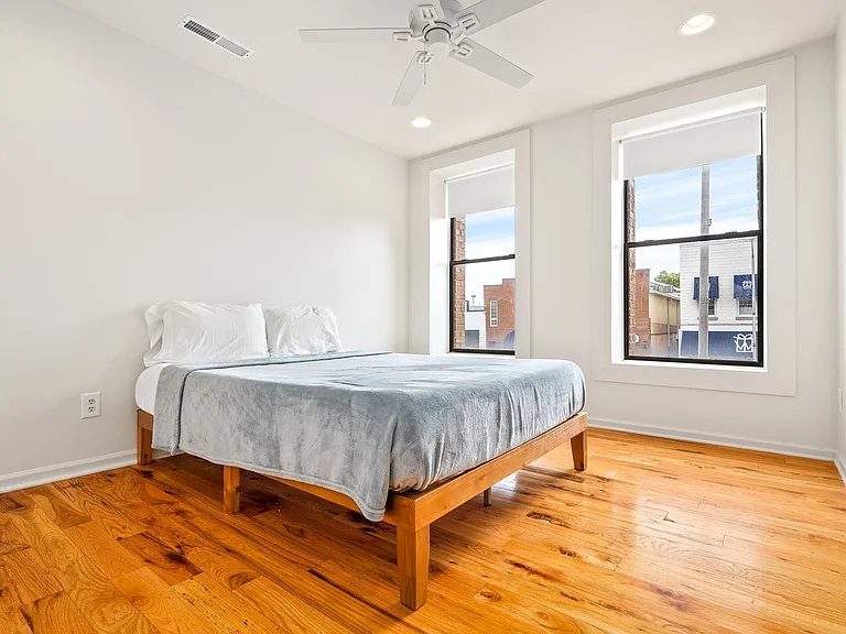 113 N College St #202 — Photo 7