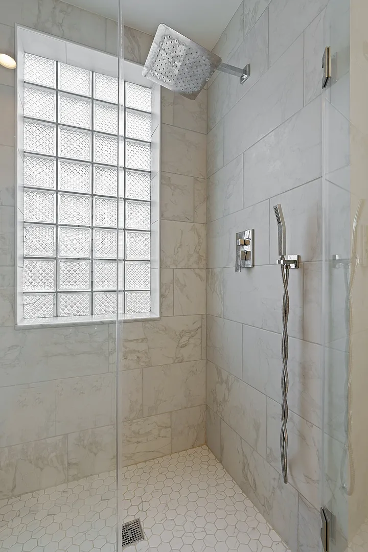 Building Photo - 1222 N Wolcott Ave #4S