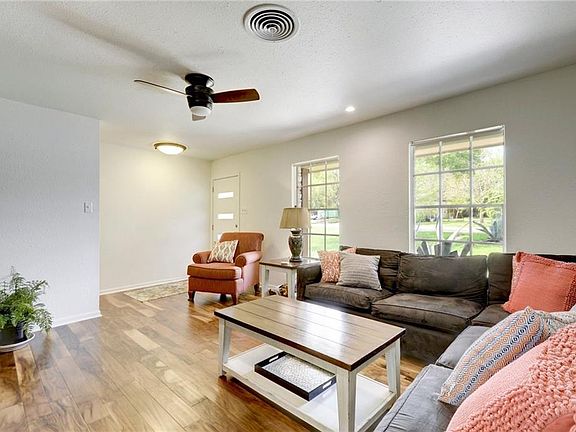 5th image of 6605 Jamaica Ct