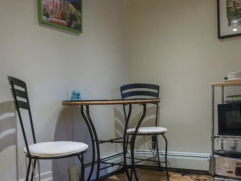 733 West Delavan — Photo 4