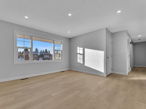 4th image of 5118 17a Ave NW
