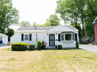 428 Chiswell Rd, Schenectady, NY 12304