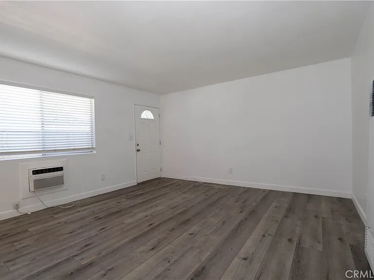 460 Vista Ave #B — Photo 5
