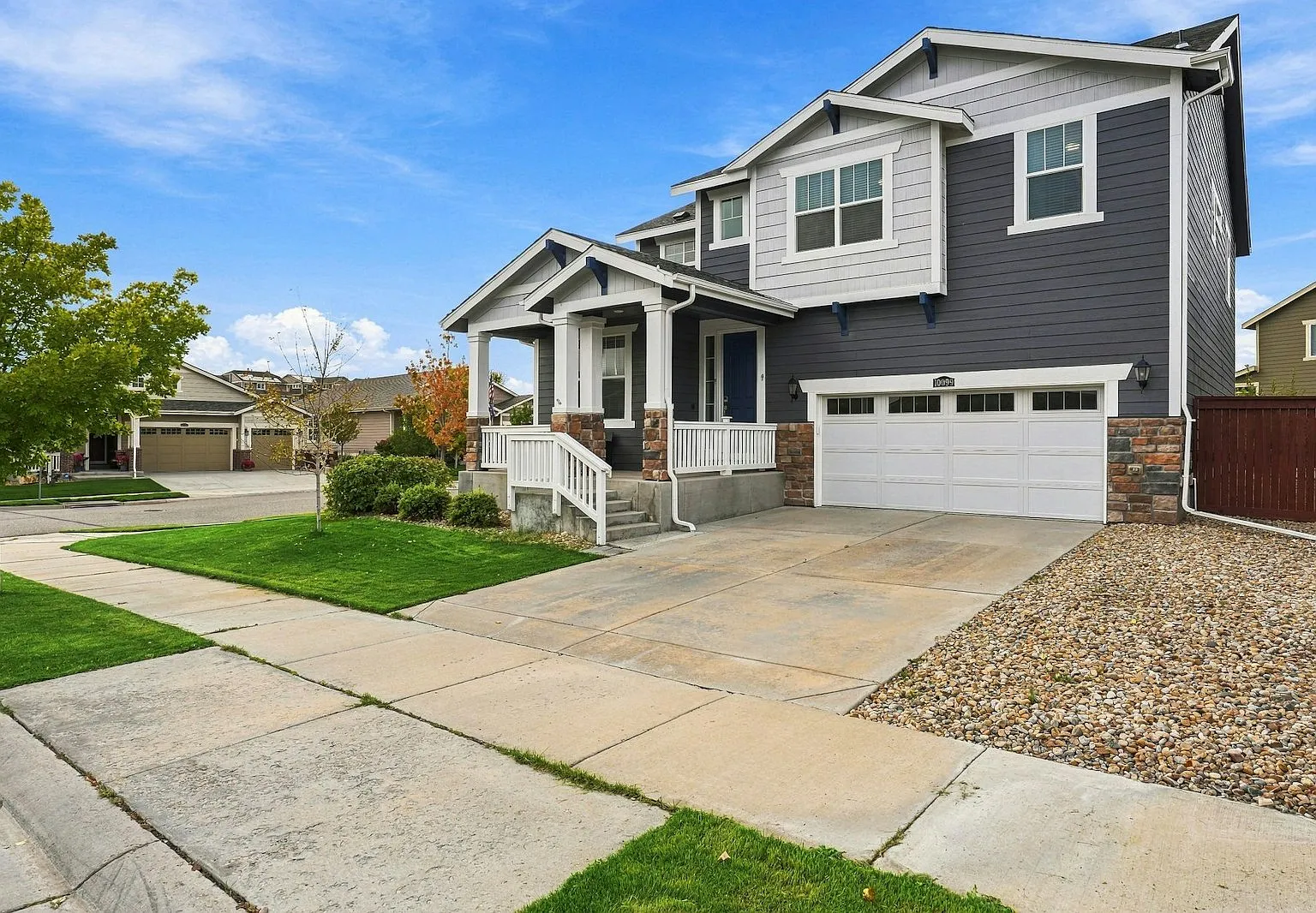 10099 Isle Circle — Photo 2