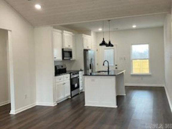 4th image of 113 E Florida St