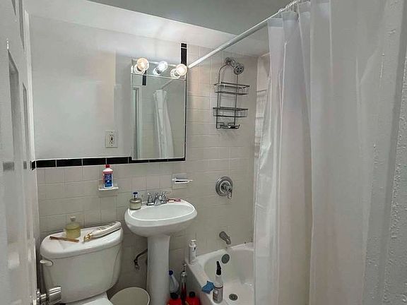 4th image of 317 W 22nd St APT 5D