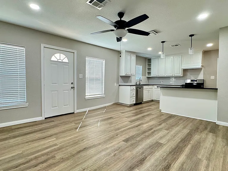 3700 Ethel Ave — Photo 3