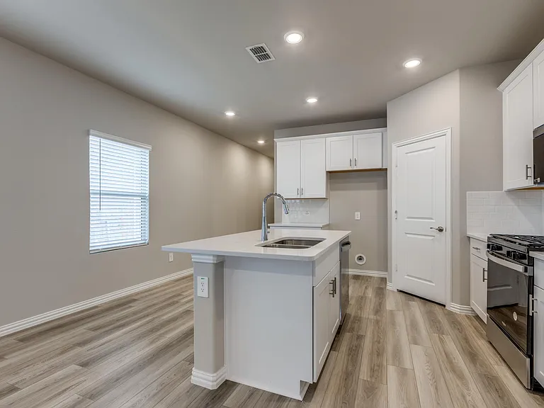 4805 Everly Ct — Photo 8