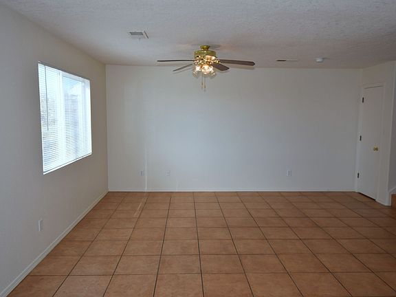 4th image of 8915 Moonstone Dr NE