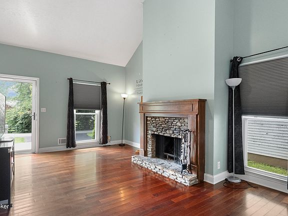 2nd image of 11605 Bragg Ave